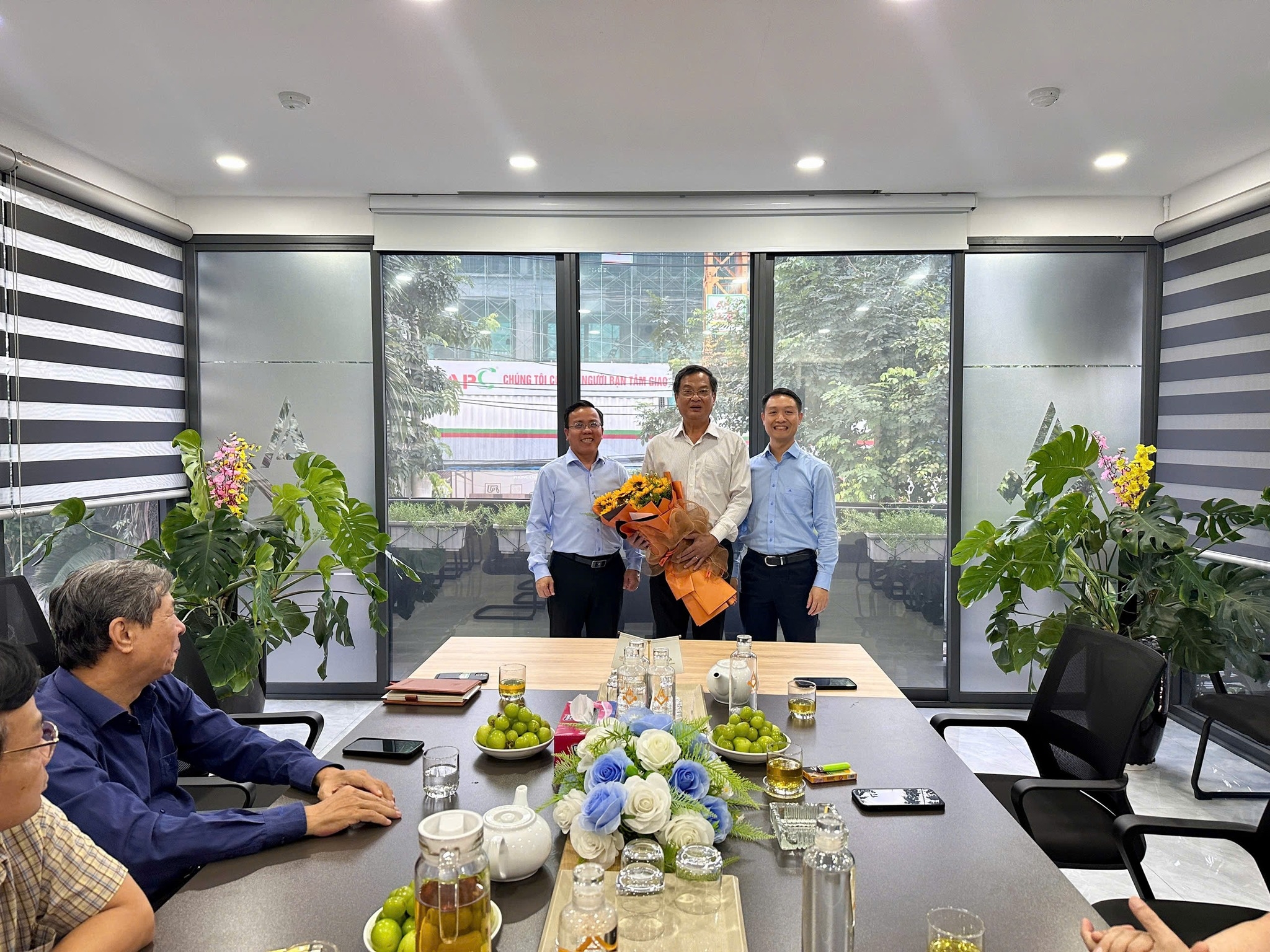 Công ty Vina Toyo đón tiếp các Lãnh đạo, Nguyên lãnh đạo của Tổng công ty Thuốc lá VN đến thăm
