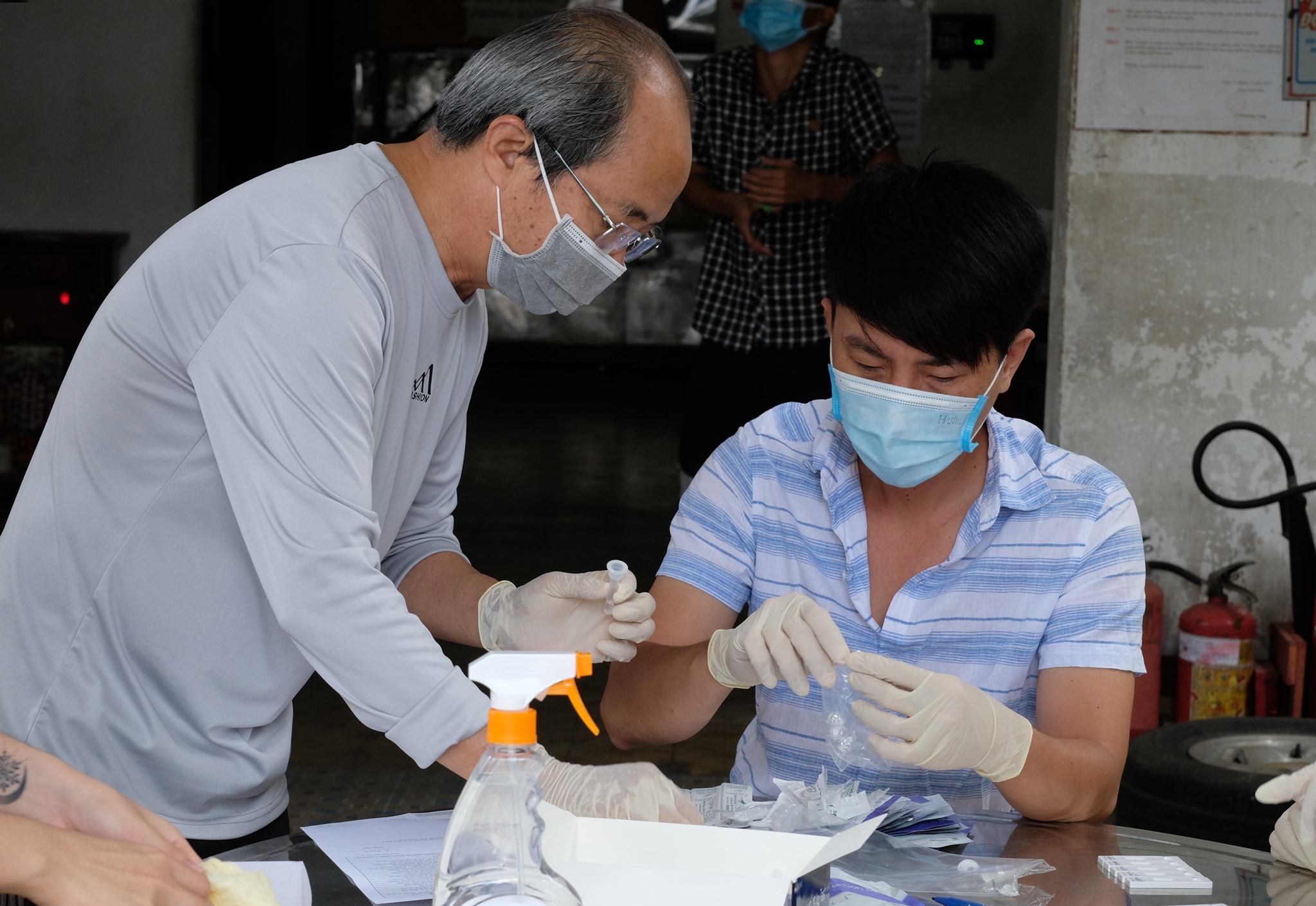 Công ty Vina Toyo tổ chức lấy mẫu xét nghiệm Covid cho người lao động ngày 29/08/2021