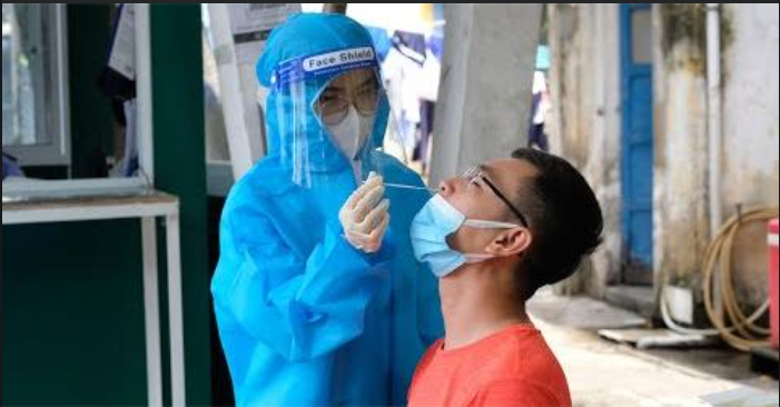 Công ty Vina Toyo tổ chức lấy mẫu xét nghiệm Covid cho người lao động ngày 05/09/2021
